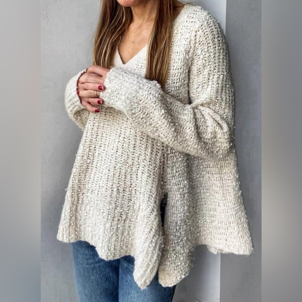 Anthropologie Moth Oatmeal Cream
Sweater-Size S